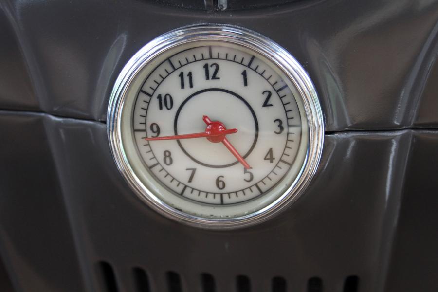  Lincoln Zephyr Convertible Sedan 1938 года  (фото 9 из 46)